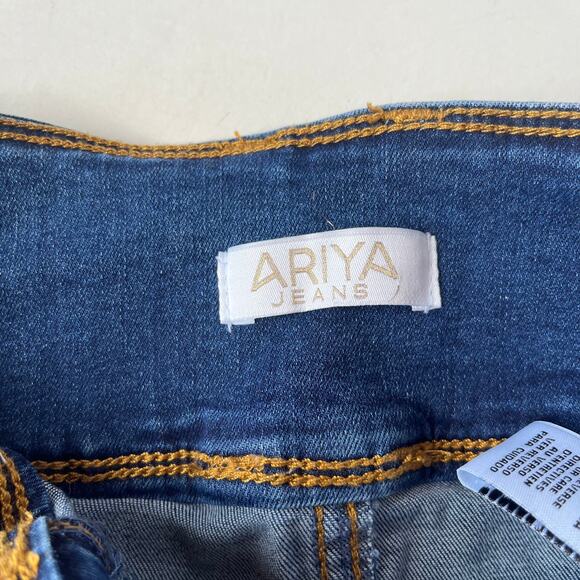 ARIYA JEANS High Waist Cutoff Jean Shorts Sz 7/28 3 Button Stretch Festival - Picture 8 of 13